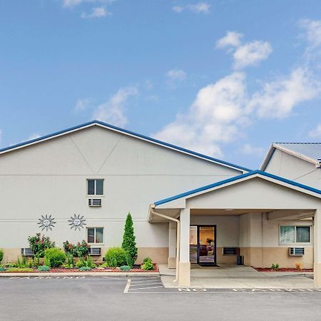Super 8 By Wyndham Indianapolis Emerson Exteriér fotografie