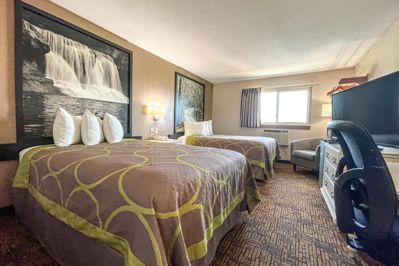 Super 8 By Wyndham Indianapolis Emerson Exteriér fotografie