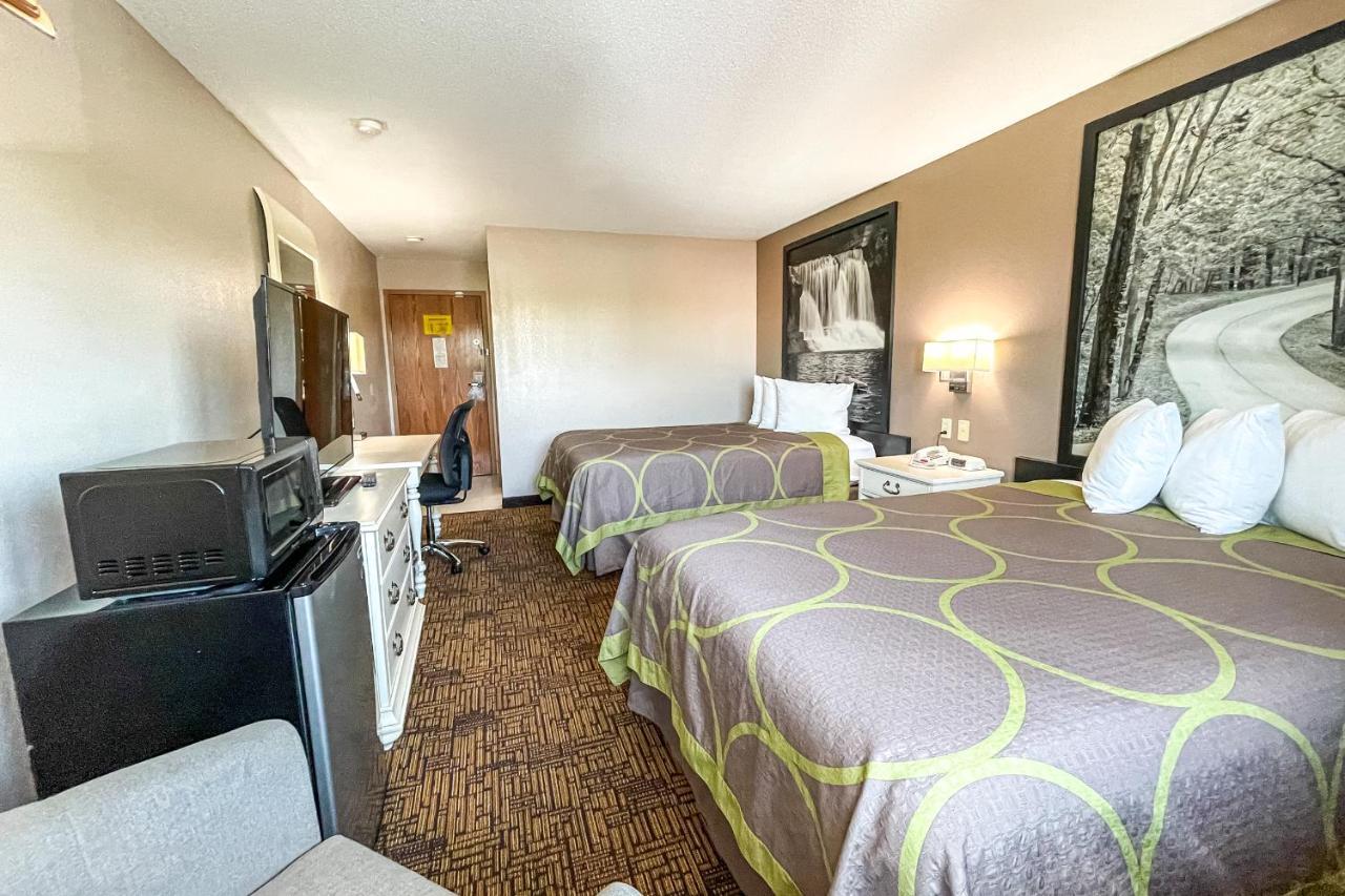 Super 8 By Wyndham Indianapolis Emerson Exteriér fotografie