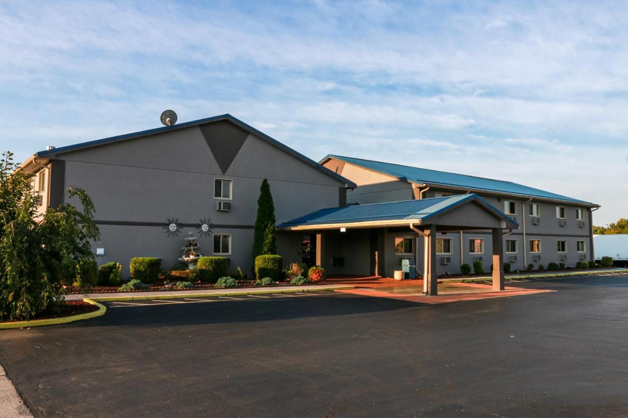 Super 8 By Wyndham Indianapolis Emerson Exteriér fotografie