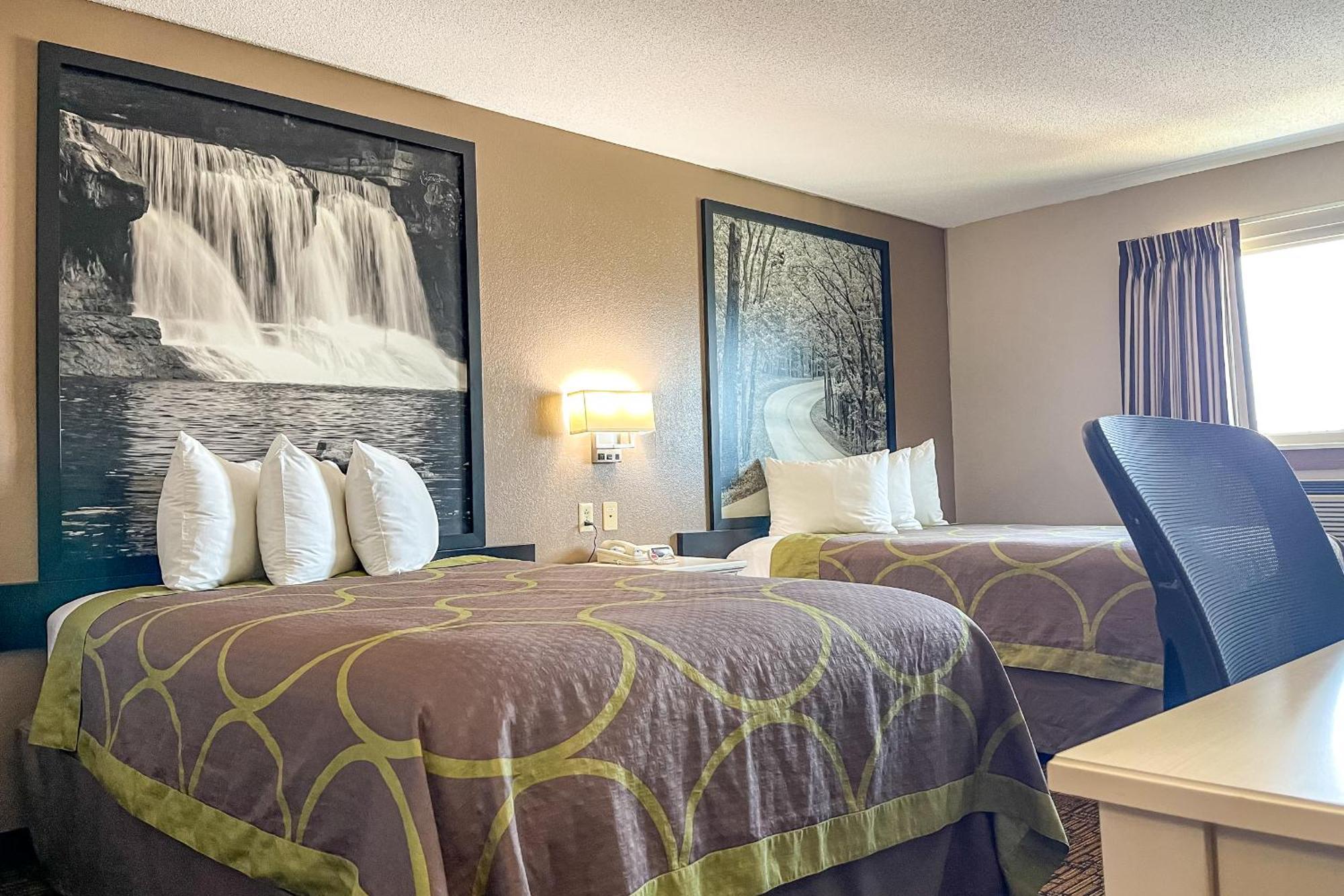 Super 8 By Wyndham Indianapolis Emerson Exteriér fotografie