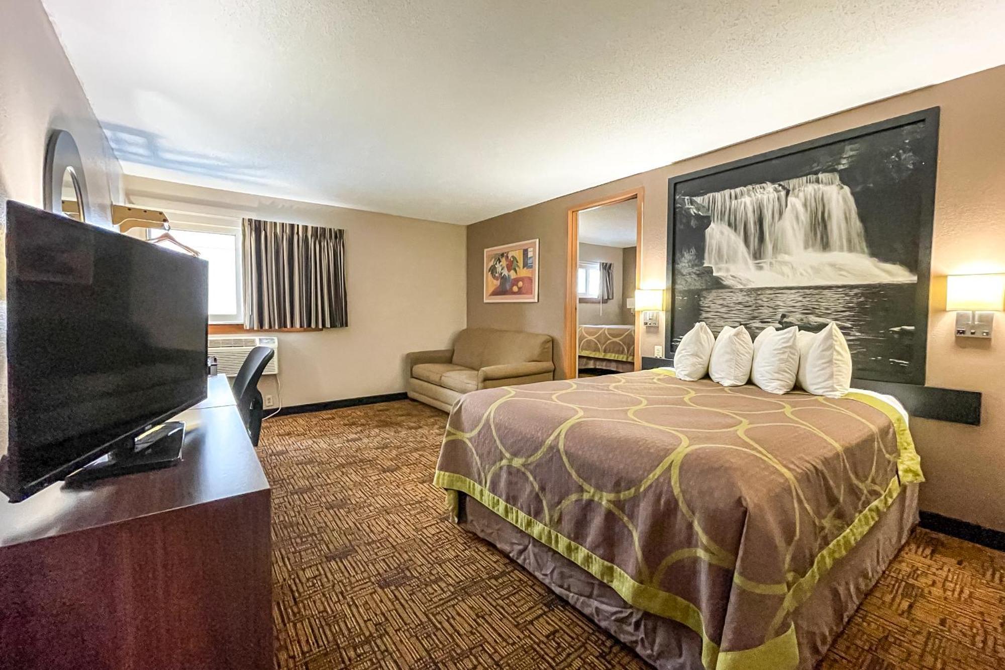 Super 8 By Wyndham Indianapolis Emerson Exteriér fotografie