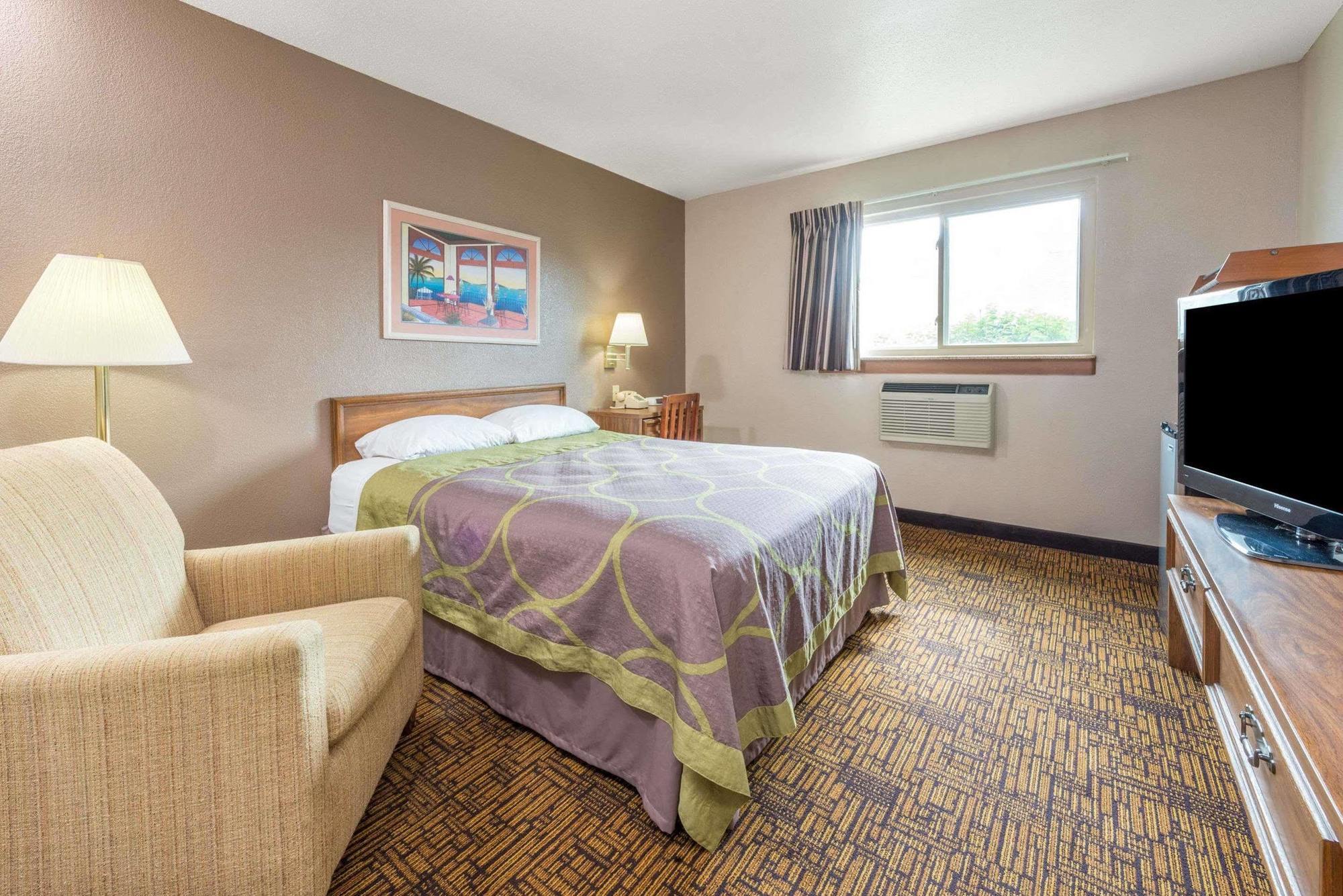 Super 8 By Wyndham Indianapolis Emerson Exteriér fotografie